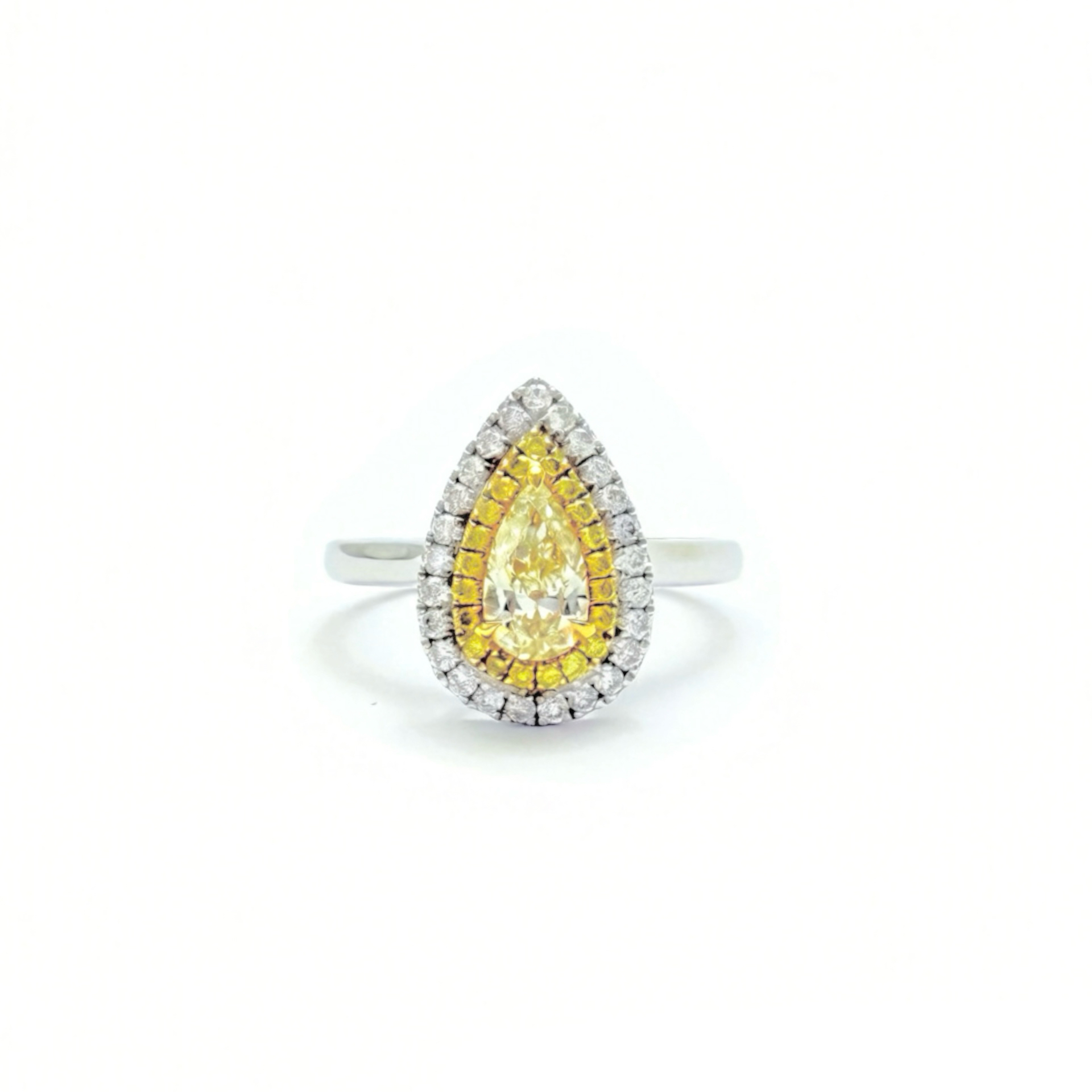 18K Gold Natural Diamond Ring