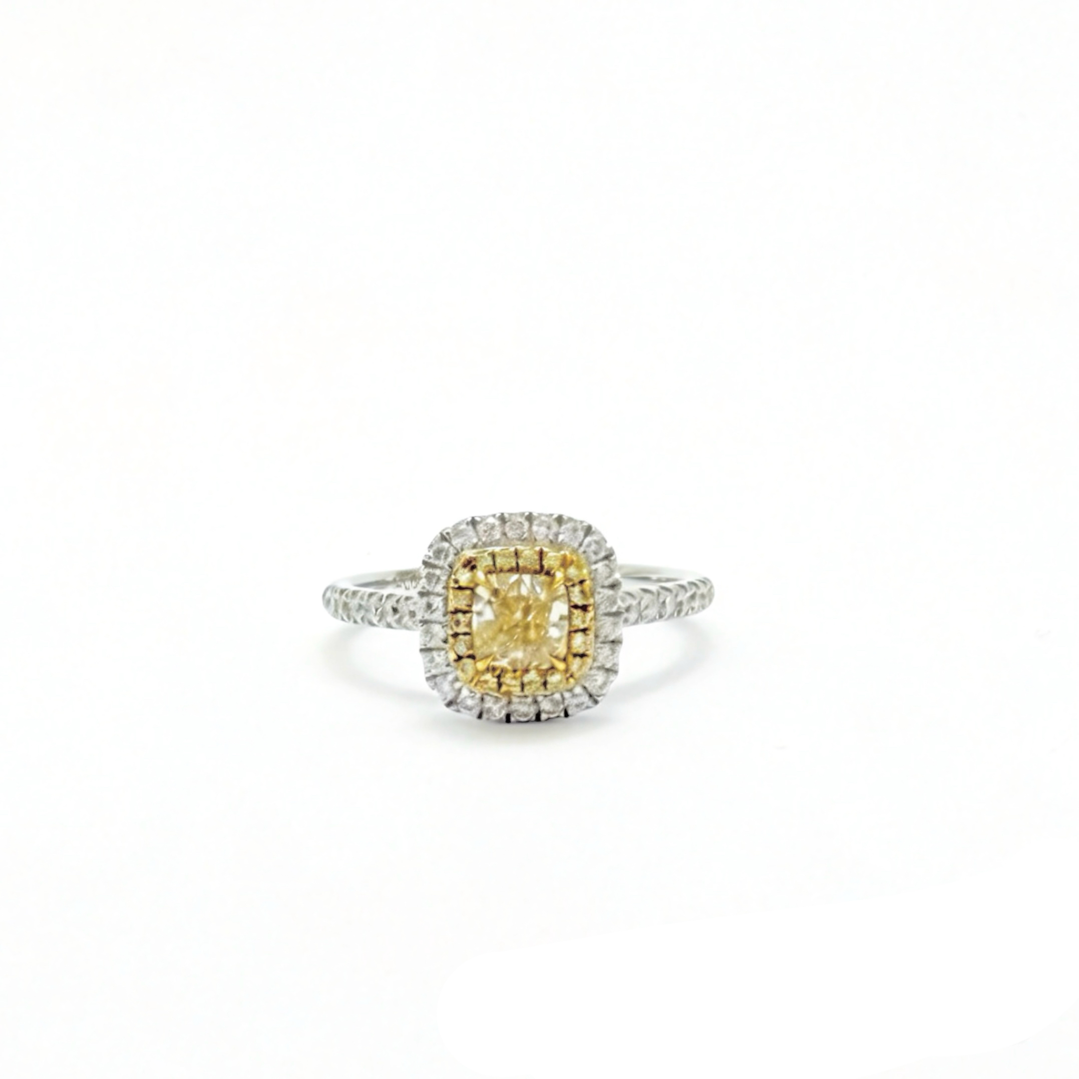18K Gold Natural Diamond Ring