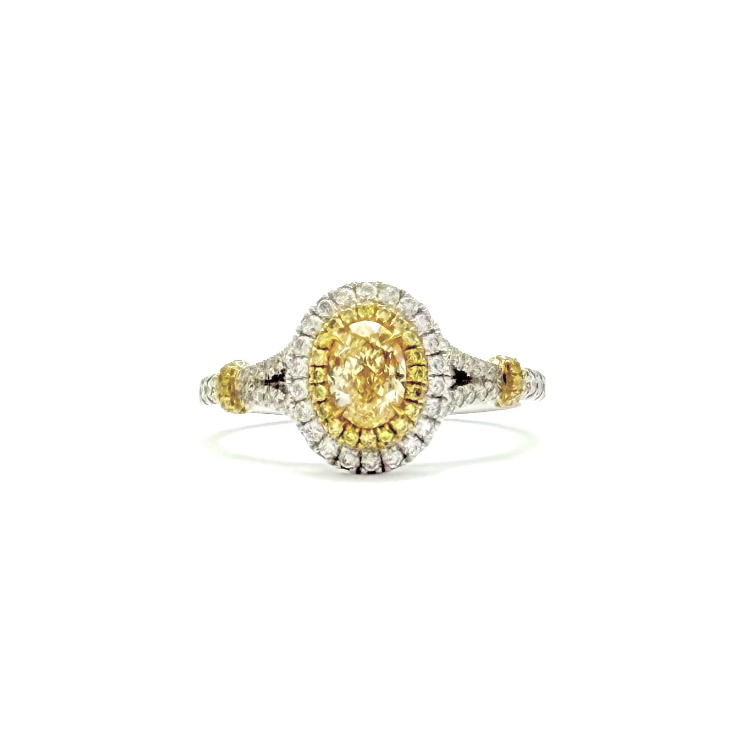 18K Gold Natural Diamond Ring